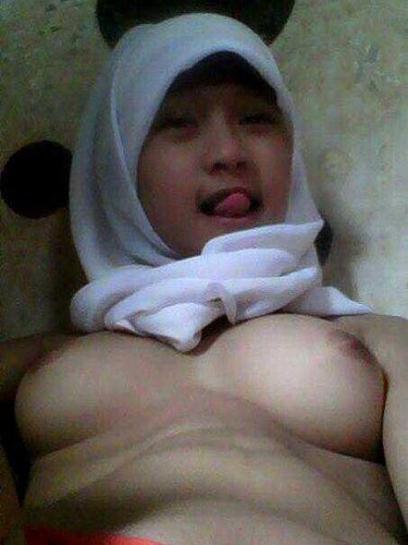 Cewek berjilbab minta di entot