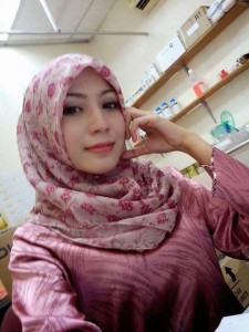 Seorang uztazah cantik di entotin ampe muncrat